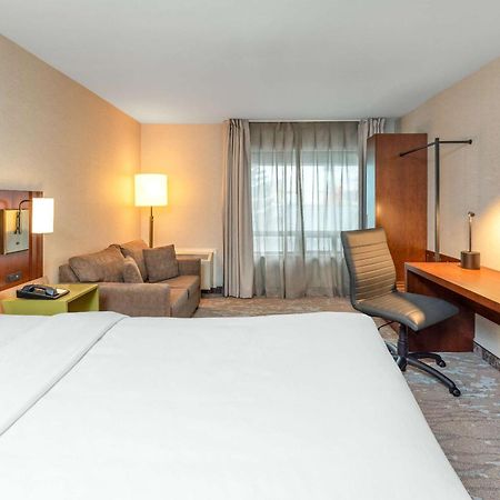 Comfort Inn Airport Winnipeg Exterior photo