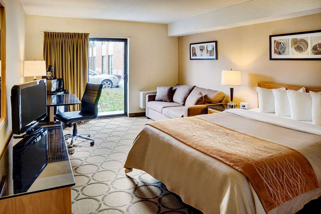 Comfort Inn Airport Winnipeg Room photo